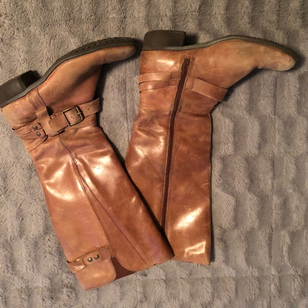 Leather boots lined